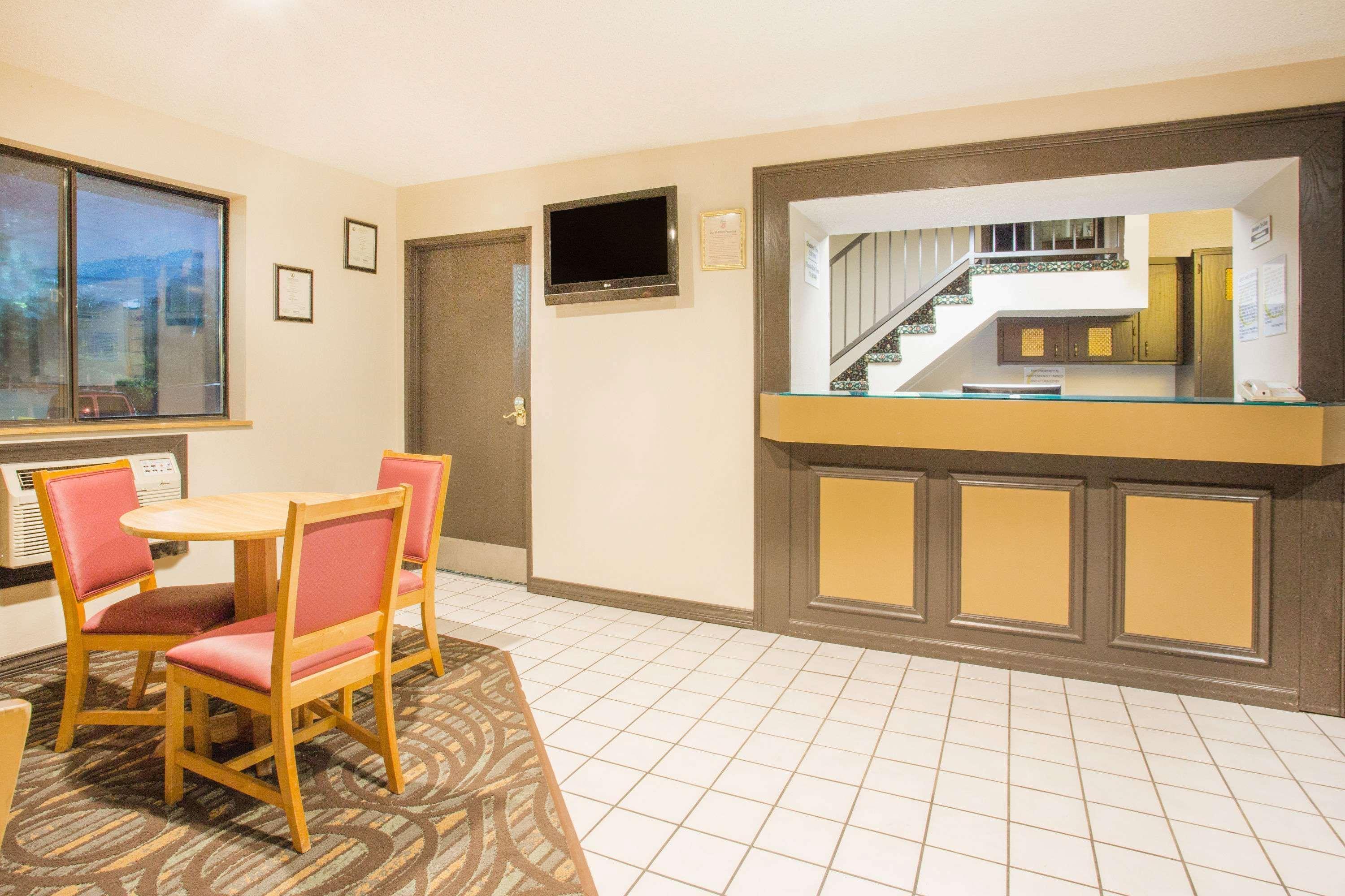 Super 8 By Wyndham Lexington Va Hotel Exterior photo