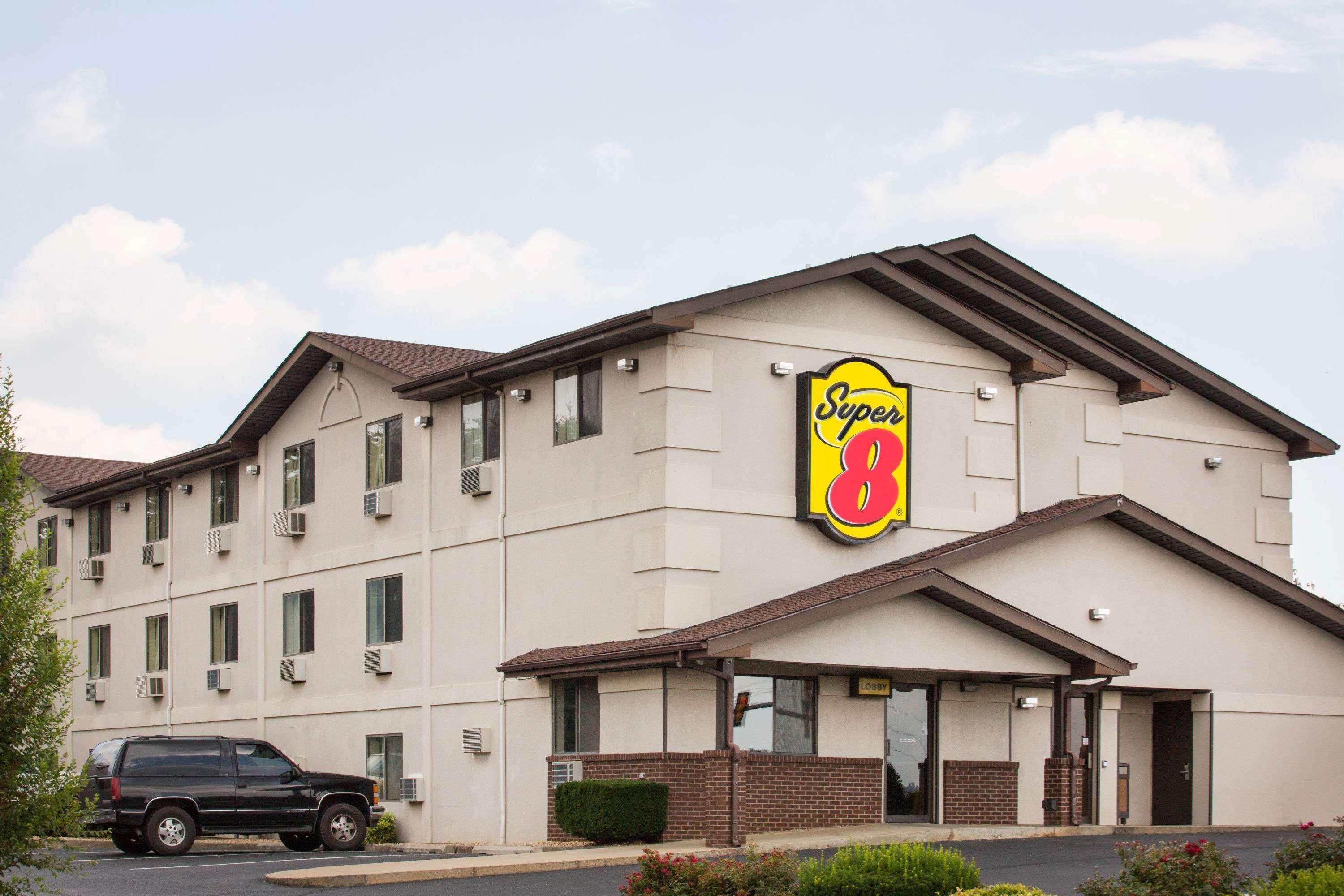 Super 8 By Wyndham Lexington Va Hotel Exterior photo